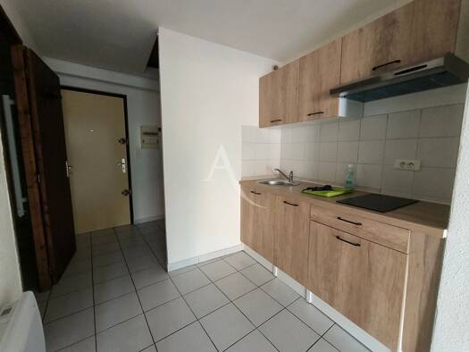 Appartement à louer 540 € 1 pièce 1 chambre 36 m² 1er étage Anatole France-Mayral Narbonne 11100