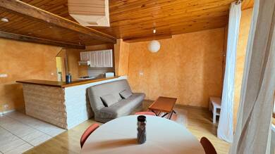Appartement à louer 540 € 2 pièces 1 chambre 50 m² Étage 1/2 Clermont Ferrand 63100