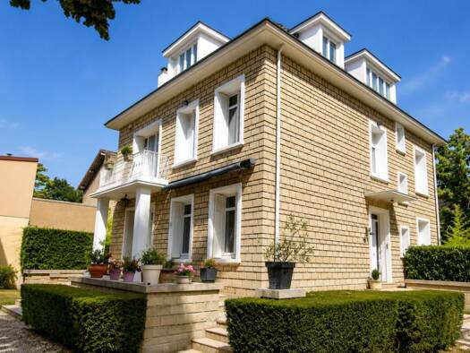 Pavillon à vendre 1 680 000 € 8 pièces 6 chambres 227,65 m² 946 m² de terrain Plateau-Grèves-Europe-Gare du Stade-Fossés Jean Colombes 92700