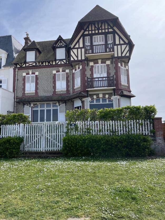 Appartement à vendre 600 000 € 4 pièces 3 chambres 80 m² Dernier étage, Étage 2/2 Cabourg 14390