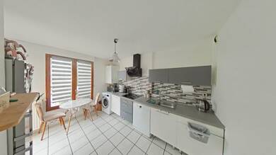 Appartement à vendre 164 000 € 4 pièces 2 chambres 76,2 m² RDC Saint-Just-Saint-Rambert 42170
