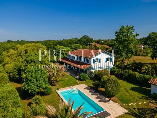 Maison à vendre 1 495 000 € 7 pièces 6 chambres 270 m² 2 000 m² de terrain Arcangues 64200