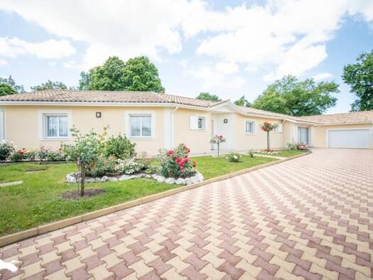 Maison à vendre 575 850 € 6 pièces 3 chambres 180 m² 1 754 m² de terrain Aureilhan 40200