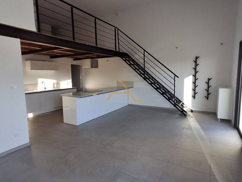 Maison à louer, 123m², VALAURIE