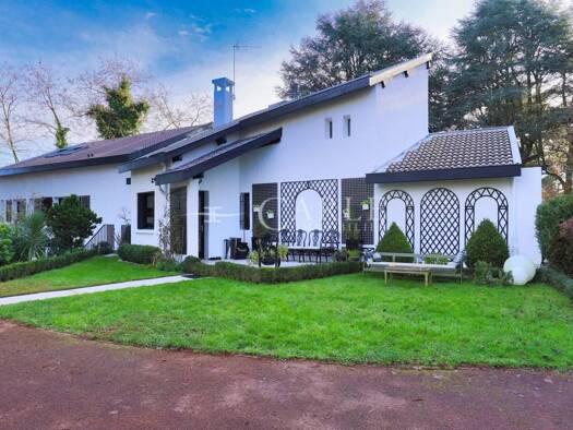 Maison à vendre 1 690 000 € 15 pièces 5 chambres 343,5 m² 9 235 m² de terrain Grand-Large-Montout Décines-Charpieu 69150