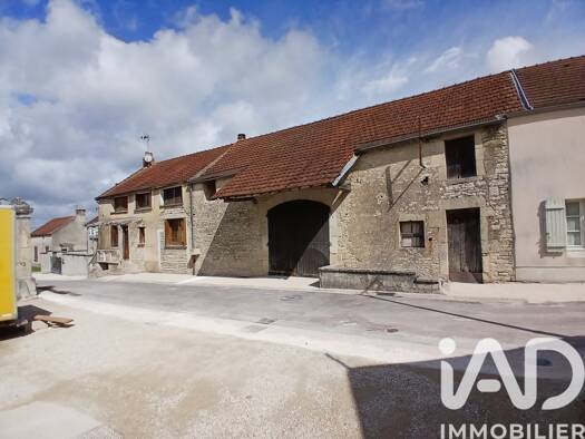 Maison à vendre 162 000 € 4 pièces 3 chambres 207 m² 144 m² de terrain Précy-le-Sec 89440