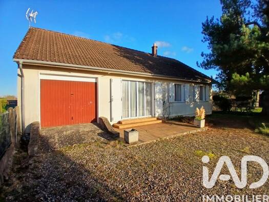Maison de plain-pied à vendre 97 000 € 3 pièces 2 chambres 82 m² 1 742 m² de terrain Châtillon-sur-Loire 45360