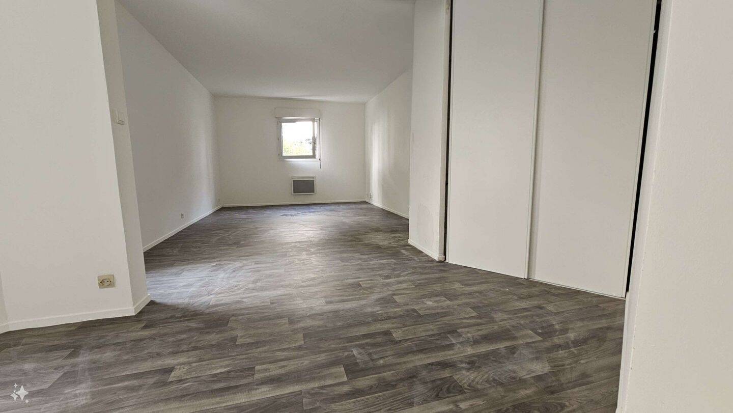 Maison à louer, 41m², COURBEVOIE