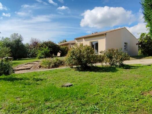 Maison de plain-pied à vendre 285 000 € 4 pièces 3 chambres 138 m² 1 550 m² de terrain Rives-de-Boutonne 17470