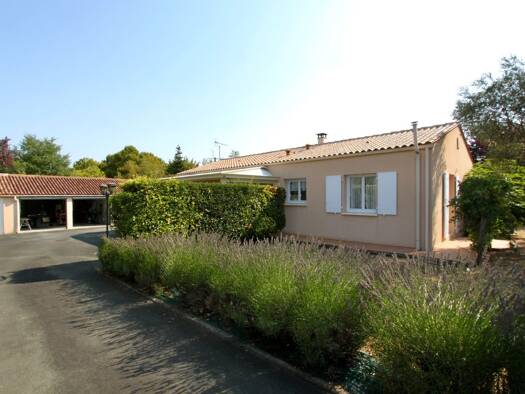Maison de plain-pied à vendre 296 000 € 6 pièces 4 chambres 121 m² 1 140 m² de terrain Saint-Mard 17700
