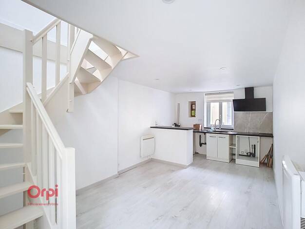 Maison de ville à louer 700 € 2 pièces 1 chambre 38 m² Houssais Rezé 44400