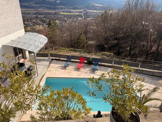 Maison à vendre 599 500 € 9 pièces 7 chambres 224 m² 1 180 m² de terrain Bras-d'Asse 04270