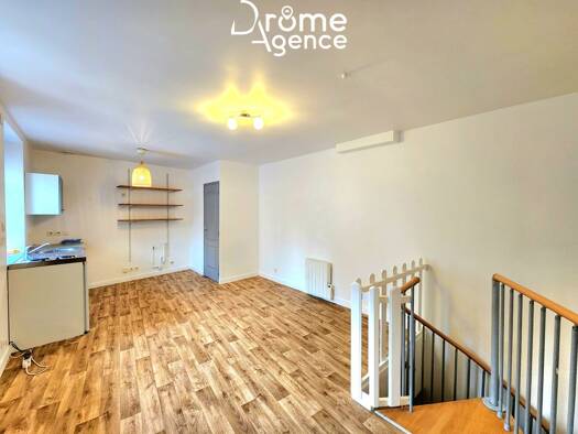 Appartement à louer 550 € 2 pièces 1 chambre 40,9 m² Étage 1/1 Chamberlière-Le Polygone Valence 26000