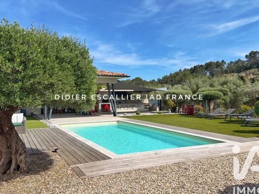 Maison à vendre 1 300 000 € 5 pièces 4 chambres 233 m² 2 200 m² de terrain Solliès-Toucas 83210