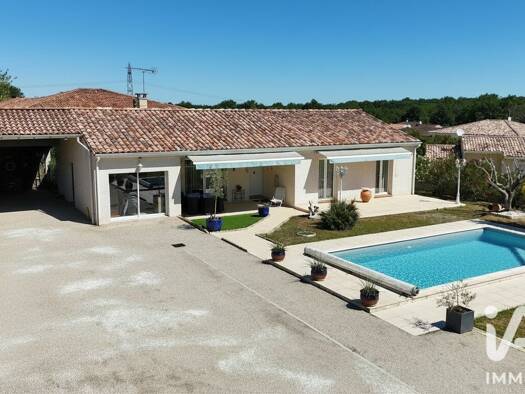 Maison de plain-pied à vendre 296 000 € 5 pièces 3 chambres 121 m² 1 151 m² de terrain Saint-Martial - Le Fau Montauban 82000