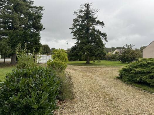 Terrain constructible viabilisé à vendre 89 800 € 551 m² de terrain Ardon 45160