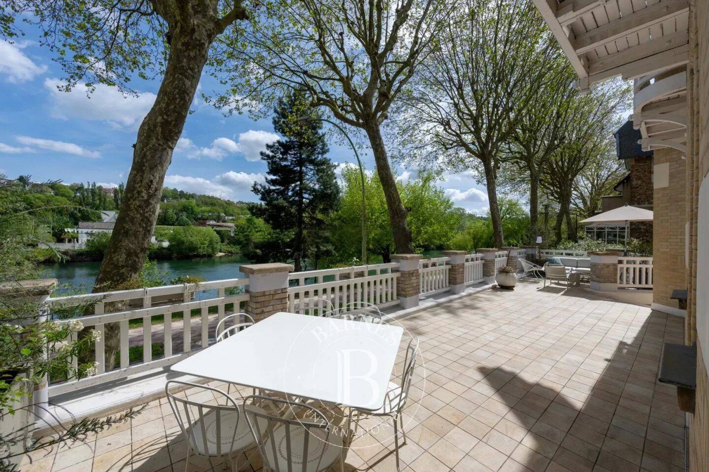 Maison à vendre, 390m², SAINT MAUR DES FOSSES