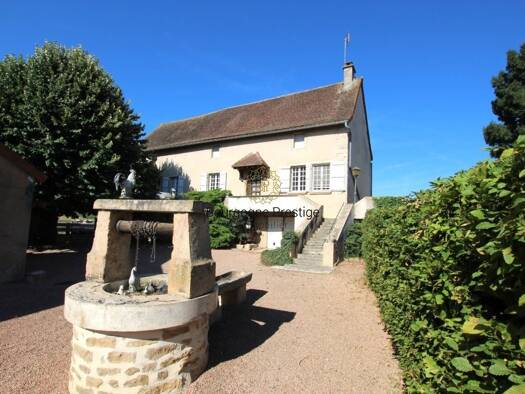 Maison de ville à vendre 398 000 € 6 pièces 3 chambres 107 m² 44 006 m² de terrain Sennecey-le-Grand 71240