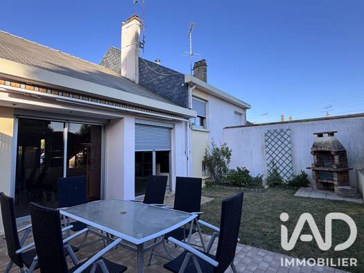 Maison à vendre 116 000 € 4 pièces 2 chambres 71 m² 193 m² de terrain Sud RN Ernée 53500