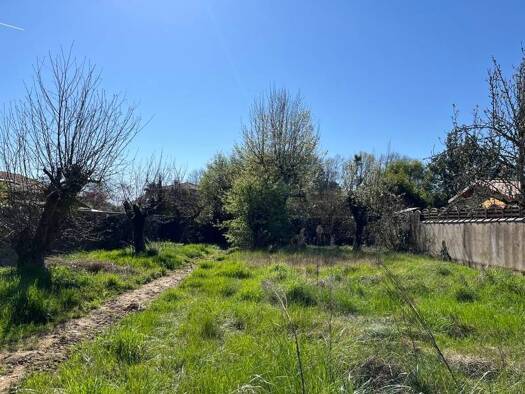 Terrain constructible à vendre 168 950 € 509 m² de terrain Ouest Léognan 33850