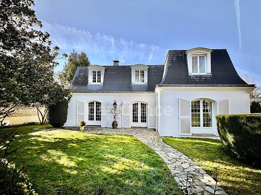 Maison à vendre 1 780 000 € 9 pièces 6 chambres 225 m² 1 005 m² de terrain Charlemagne Maisons-Laffitte 78600