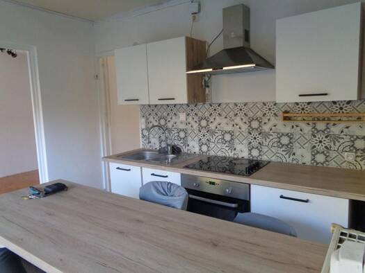 Appartement à vendre 126 500 € 3 pièces 2 chambres 67 m² RDC/3 Vals-près-le-Puy 43750