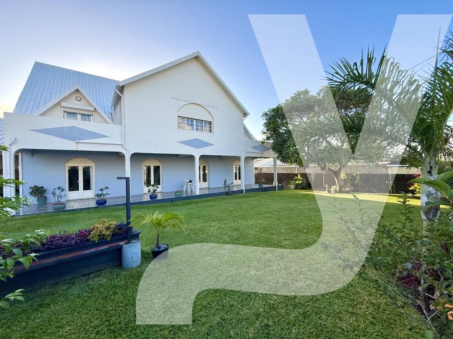 Maison à vendre, 324m², SAINTE SUZANNE