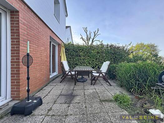 Maison à louer 1 415 € 6 pièces 4 chambres 106 m² 100 m² de terrain Gare-Jouvenet Rouen 76000