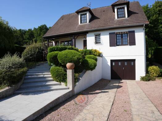 Maison à vendre 274 990 € 7 pièces 4 chambres 118 m² 788 m² de terrain Bellerive sur Allier 03700