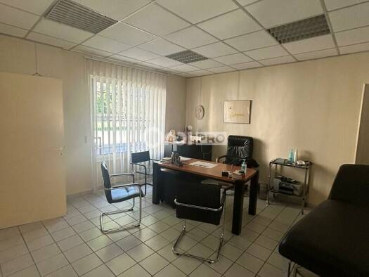 Local d'activités à louer 727 € 46 m² d'espace de stockage Avignon 84140