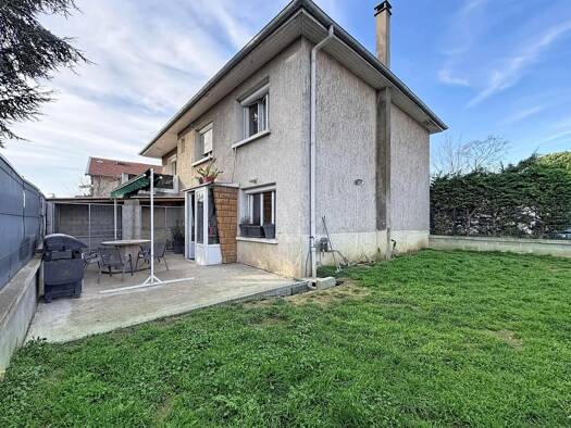 Appartement à vendre 199 900 € 3 pièces 2 chambres 86 m² RDC/1 Centre Ville Grigny-sur-Rhône 69520