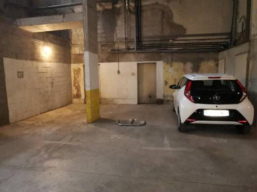 Parking à louer 60 € Centre Les Angles 30133