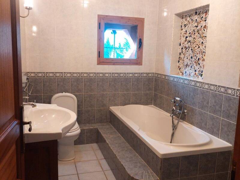 Maison à louer, 118m², PEYRESTORTES