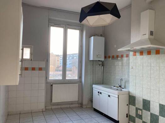 Appartement à louer - logement étudiant 820 € 2 pièces 1 chambre 46 m² 2ème étage Lyon 69000