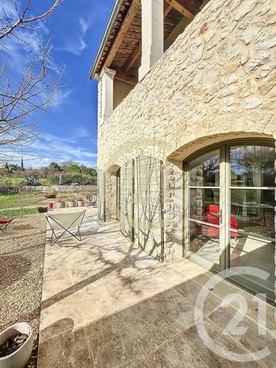 Maison à vendre 750 000 € 5 pièces 4 chambres 183 m² 1 335 m² de terrain Uzes 30700