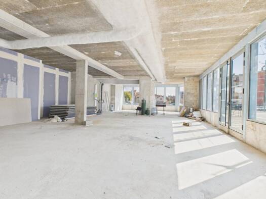 Local commercial à louer 2 500 € 202 m² de surface de vente Brouets Gare Mantes-la-Ville 78711