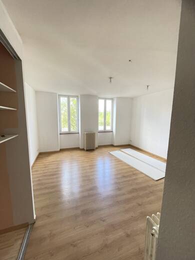 Appartement à louer 690 € 4 pièces 3 chambres 106,2 m² Étage 1/3 Castres 81100