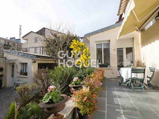 Maison à vendre 932 000 € 4 pièces 2 chambres 85,05 m² 267 m² de terrain La Gare Clamart 92140