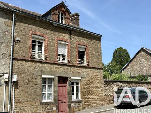 Maison de ville à vendre 44 500 € 5 pièces 2 chambres 79 m² 478 m² de terrain Lassay-les-Châteaux 53110