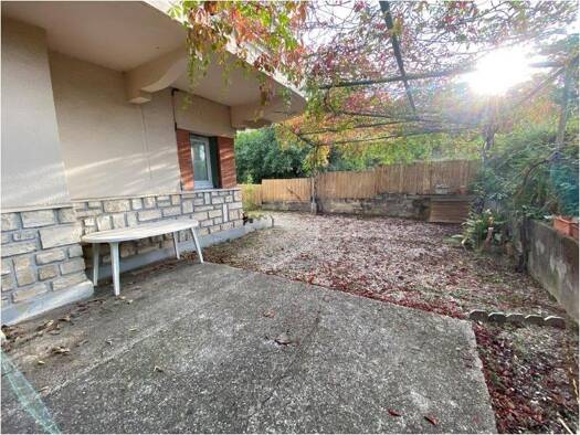 Appartement à louer 650 € 2 pièces 1 chambre 60,1 m² RDC Brésis-Prés Rasclaux Alès 30100