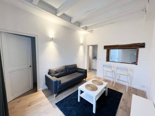 Appartement à louer 730 € 3 pièces 2 chambres 32,5 m² Étage 4/4 Orléans 45000