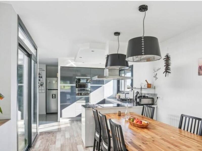 Maison à louer, 289m², BASSENS