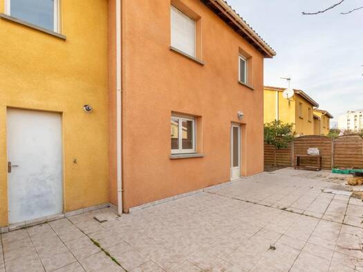 Maison de ville à vendre 280 000 € 5 pièces 4 chambres 102 m² 234 m² de terrain Le Village Vaulx-en-Velin 69120