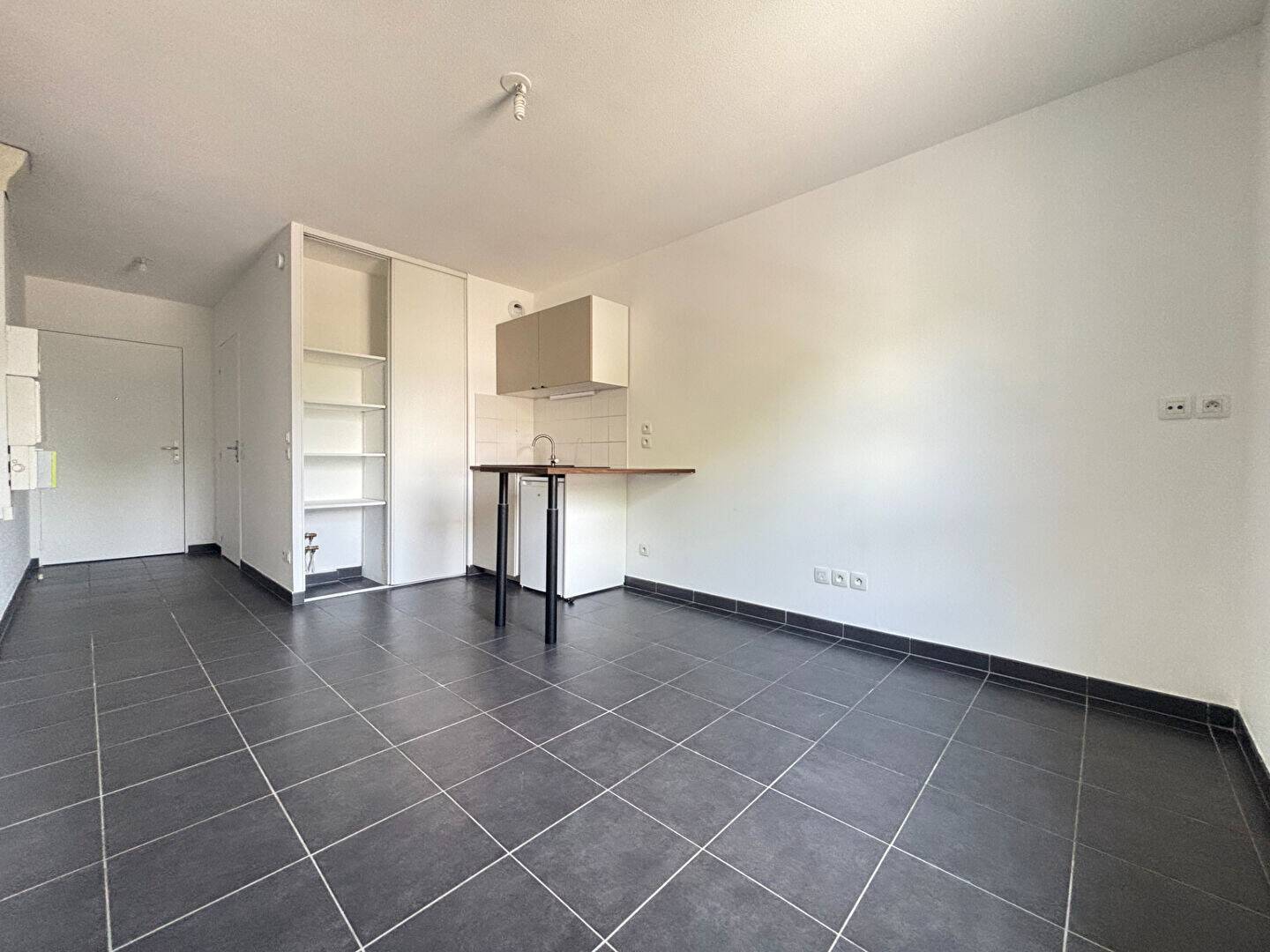 Maison à louer, 21m², VENISSIEUX