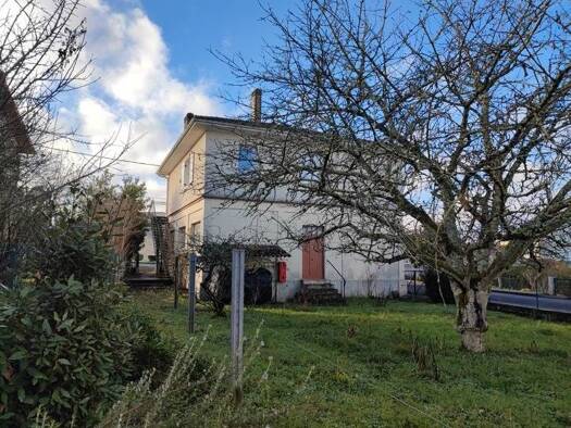 Maison à vendre 99 800 € 4 pièces 3 chambres 78 m² 490 m² de terrain Chalais 16210