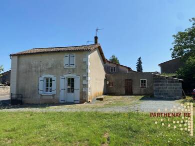 Maison à vendre 91 500 € 3 pièces 2 chambres 77,6 m² 1 130 m² de terrain Beaulieu-sous-Parthenay 79420