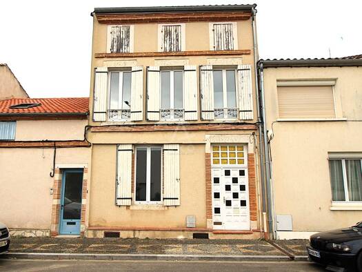 Maison à vendre 194 000 € 6 pièces 4 chambres 165 m² 417 m² de terrain Valence 82400