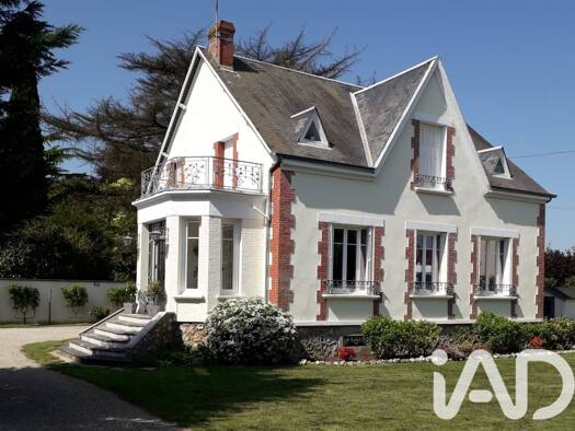 Maison à vendre 326 000 € 6 pièces 4 chambres 203 m² 997 m² de terrain Argent-sur-Sauldre 18410