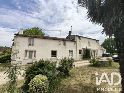 Maison de plain-pied à vendre 210 000 € 6 pièces 4 chambres 142 m² 6 117 m² de terrain Montréverd 85260