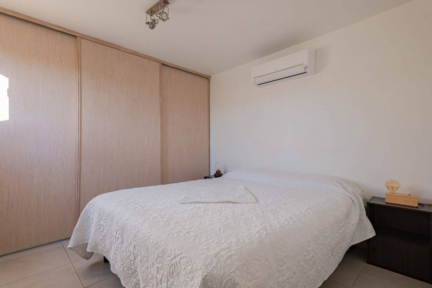 MAISON DEUX PIECES CLIMATISEE & STATIONNEMENT — 6